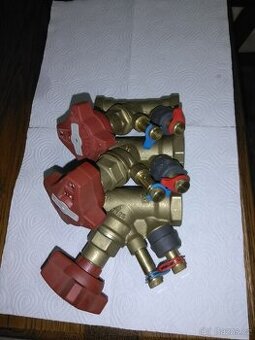 Vyvažovací ventily.