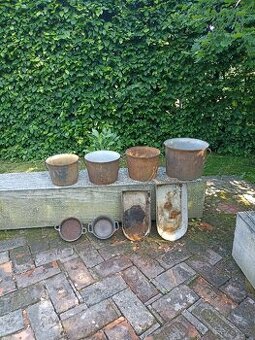 Set starých litinových hrnců "Železňáků" a pekaců "Husáků