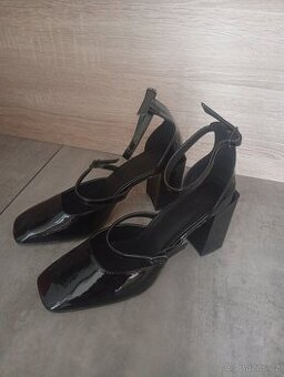 Dámské lodičky Reserved vel.40