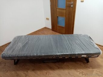 Skládací postel s matrací 1