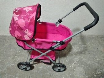 Dětský kočárek pro panenku.