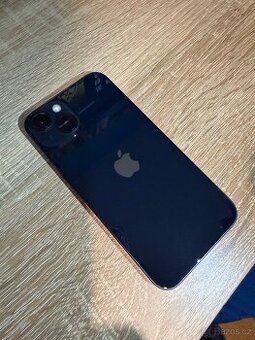 iPhone 14 (kapacita 128 GB)+ velká sada příslušenství