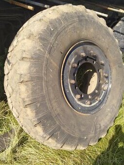 Tatra 813 kompletní kola.