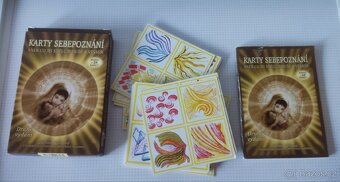 karty sebepoznání + kniha.