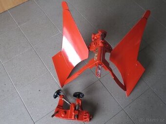 Oboustranný pluh VARI APH 352 + nastavovací těleso NT 3.