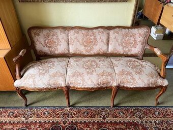 Starožitný nábytek