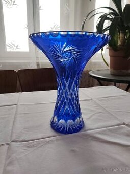 skleněná kobaltová váza