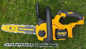 aku řetězová pila DeWalt DCM565