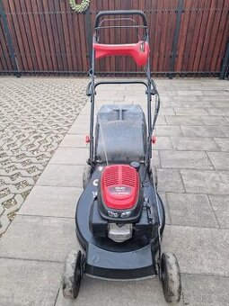 Sekačka s motorem Honda