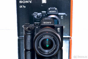 Sony A7III + Sony 28-70mm