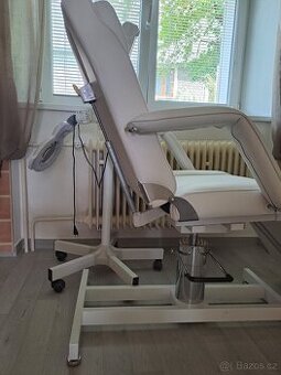 Kosmetické hydraulické lehátko s aretací + Lampa