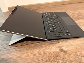 MS Surface 7 Pro