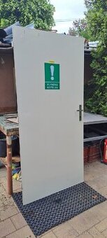 Levé plechové dveře 90 cm