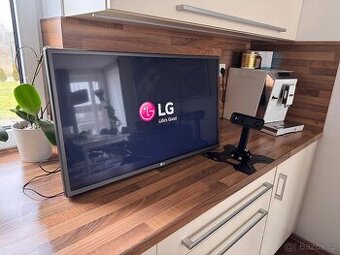 Nabízím televizi LG s úhlopříčkou 80 cm - 1