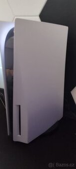 PlayStation 5 s mechanikou.