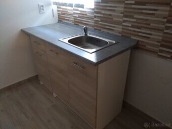 Pronájem ateliéru k bydlení, 28 m2