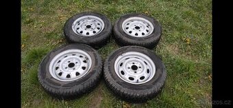 Zimaky na feldu 165/75 r13