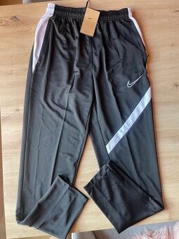 Černé pánské fotbalové kalhoty Nike Dri-FIT Academy