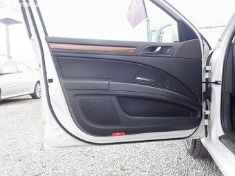Škoda Superb 2.0 TDI 125 kw DSG 4x4 Laurin & Klement