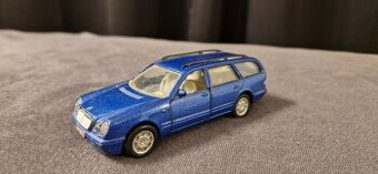 Mercedes Benz E 1:43 - 1