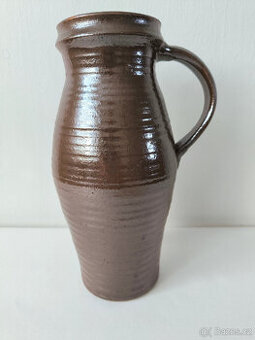 Džbán hliněný, vroubek