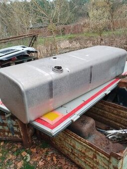 Palivová nádrž Iveco Lowdeck