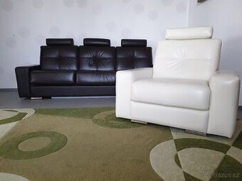 Kožené křeslo smetanové