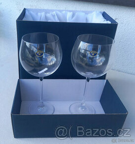Vinné skleničky (Velké) s krabici (Bílý satenový vnitřek)