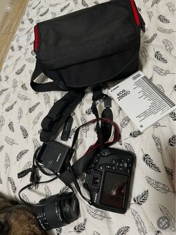 Zrcadlovka Canon EOS 2000D