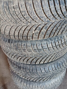 Celoroční pneu 195/65 R15