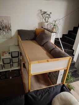 Zvýšená Kura ikea