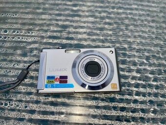 Panasonic Lumix FS3 vintage digitální fotoaparát