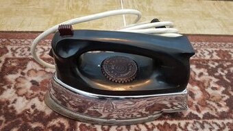 Historická retro žehlička, i jako dekorace