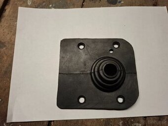 Průchodka řadící tyče ŠKODA 100, 110r a 1000MB