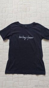 Černé tričko s vyšitým nápisem, Sinsay, S