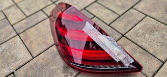 Prodám na MB S W222 - LZ světlo popškozené