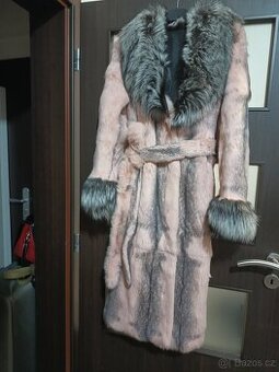 Luxusní kožich z pravé kožešiny – nový s visačkou, vel. 38–4