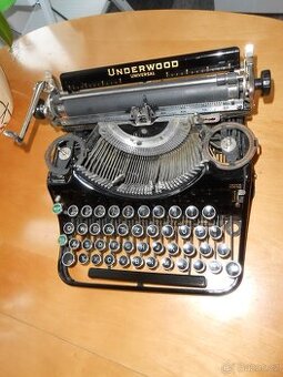 Starožitný psací stroj UNDERWOOD UNIVERSAL - USA + kufřík