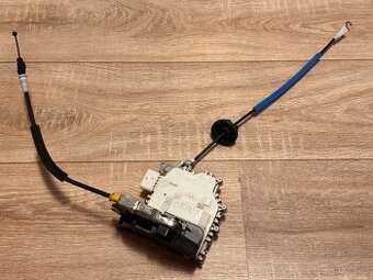 Audi A4 B8 zámek levých předních dveří 8J2837015C