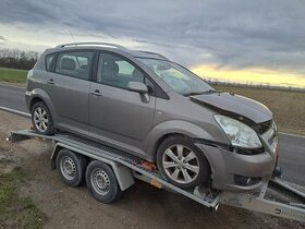 Toyota Corolla Verso 2.2D-4D - 100kw , tažné , výhřev..DÍLY