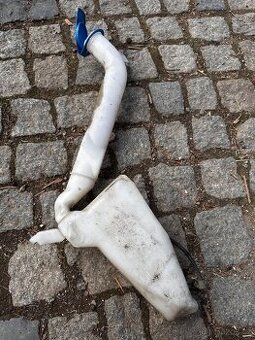 Nádoba ostřikovače s čerpadlem. Škoda Roomster  2008 1.6 16v