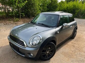 Mini Cooper 1.4i - 70kw - Peugeot 153.000km po servisu