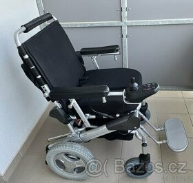 Skládací elektrický invalidní vozík eThrone