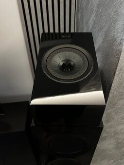 KEF R8a – černé, Atmos / surround repro