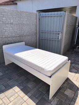 Prodám postel IKEA 90cm x 200cm