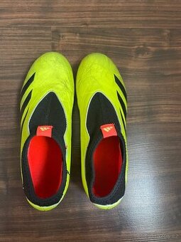 Kopačky Adidas Predator League Laceless FG, vel.38 a 2/3