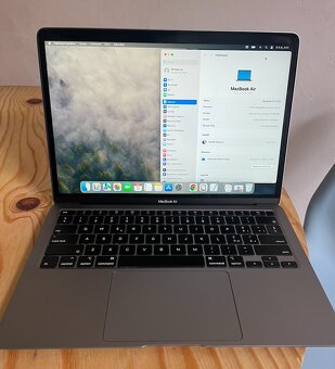 MacBook Air (párkrát použitý)