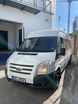 NEPOJÍZDNÝ ford transit mikrobus