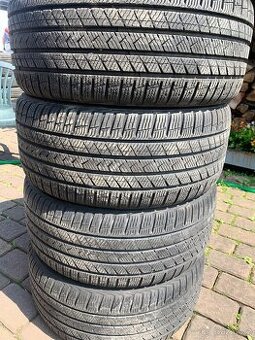 CELOROČNÍ 235/40 R18 VREDESTEIN