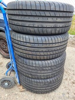 245 45 18" 100Y ,RSC" GoodYear